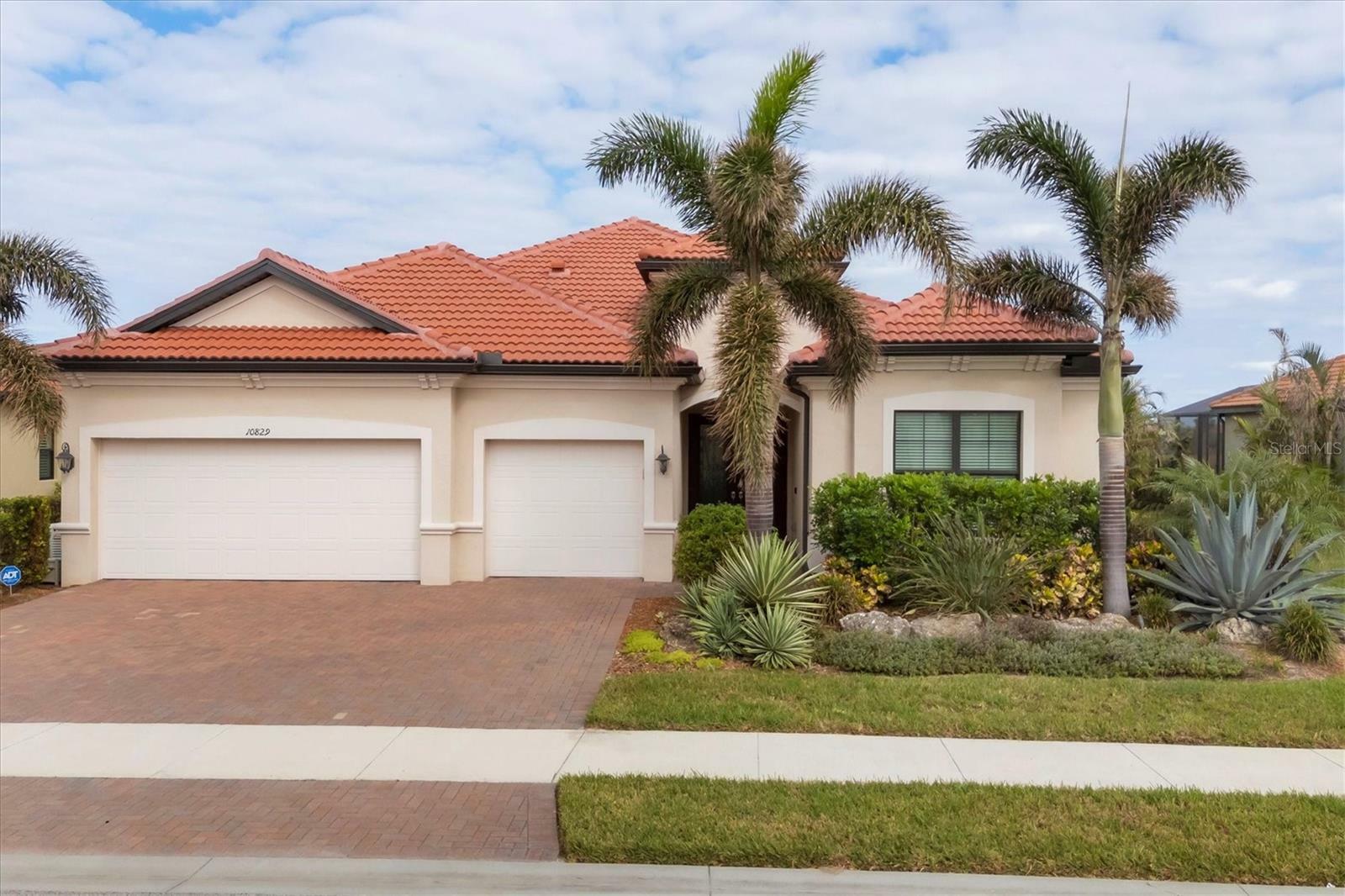 Property Photo:  10829 Whisk Fern Drive  FL 34293 