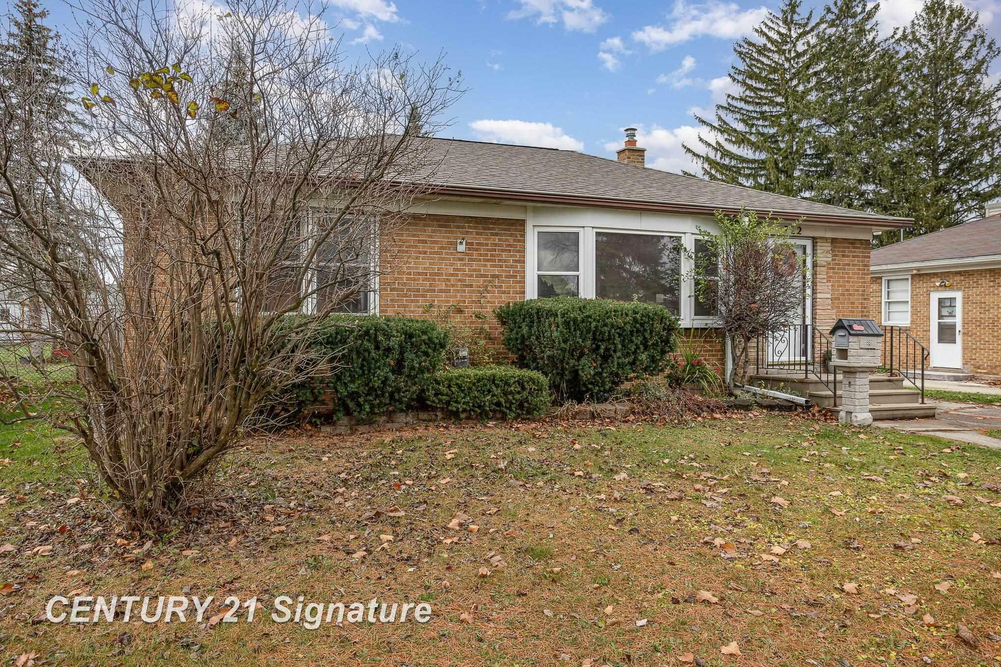 Property Photo:  722 Evergreen Lane  MI 48604 