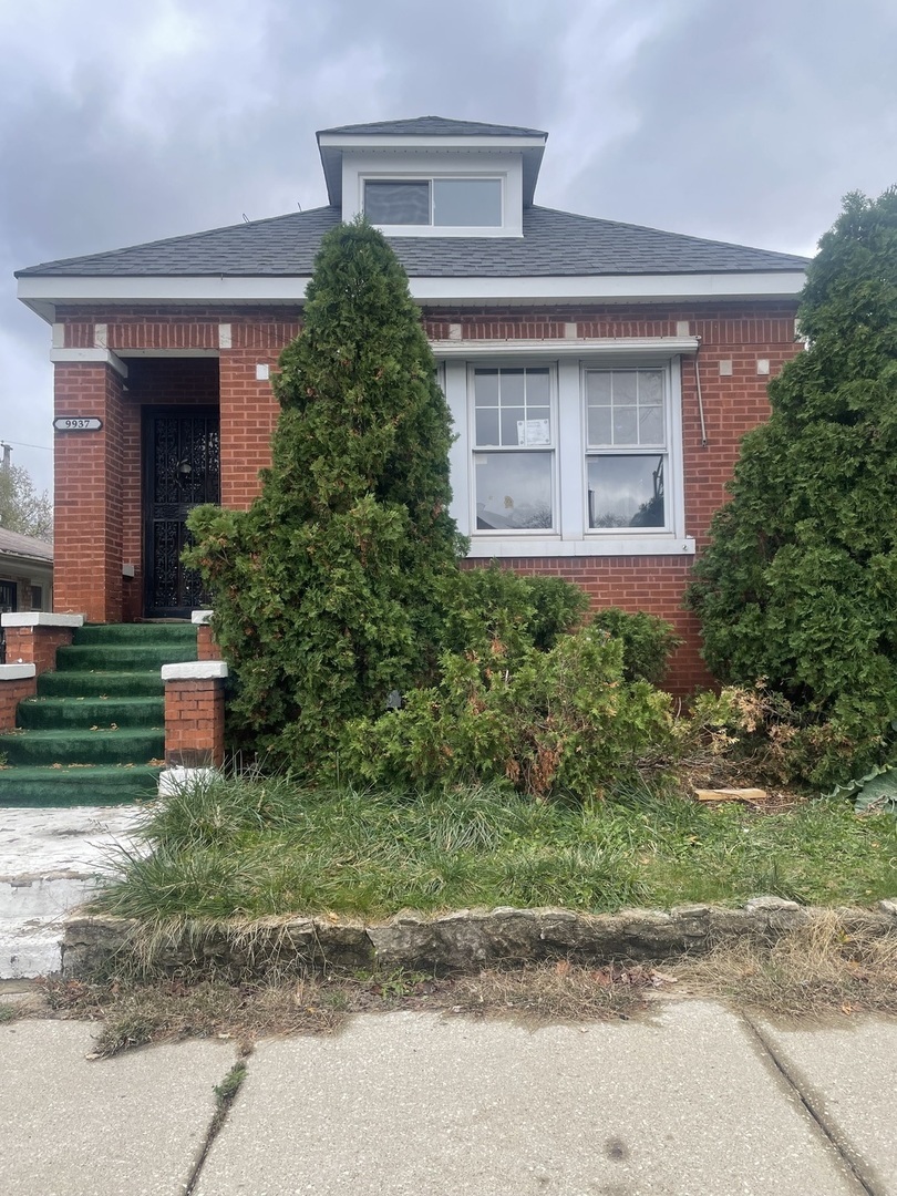 Property Photo:  9937 S Carpenter Street  IL 60643 