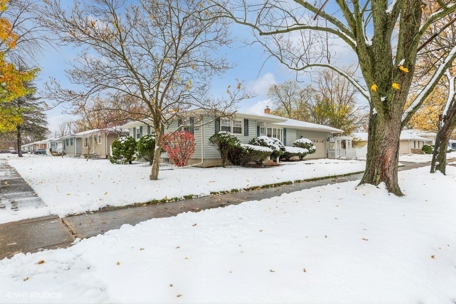 Property Photo:  18445 Oak Avenue  IL 60438 