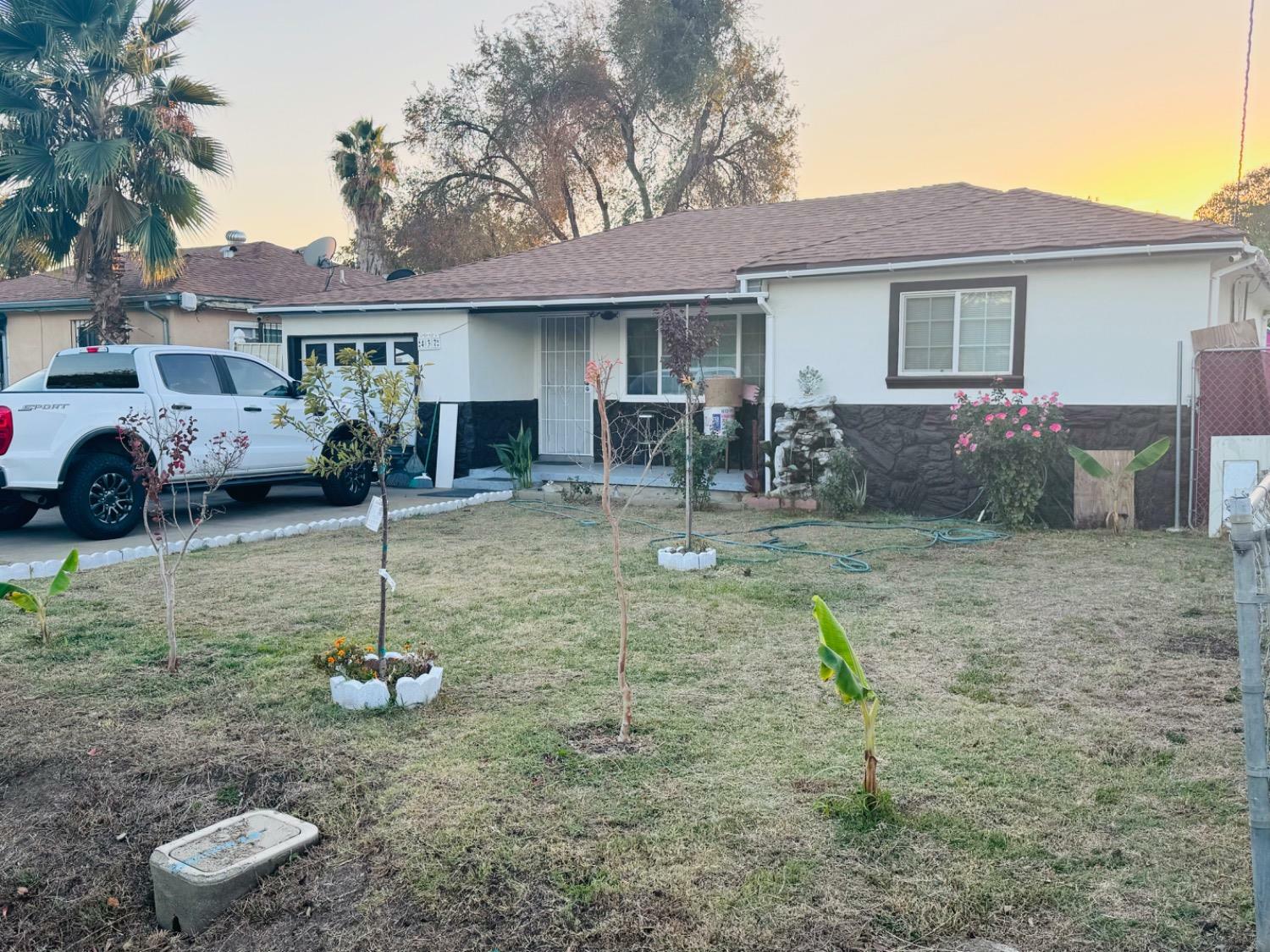 Property Photo:  437 S Dawes Avenue  CA 95215 