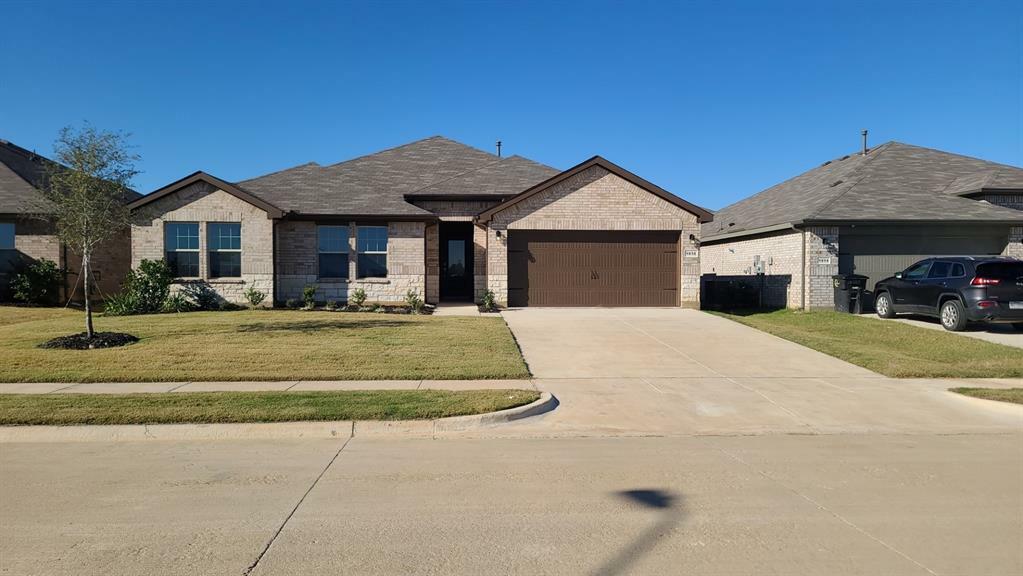 Property Photo:  1916 Cookes Lane  TX 76033 