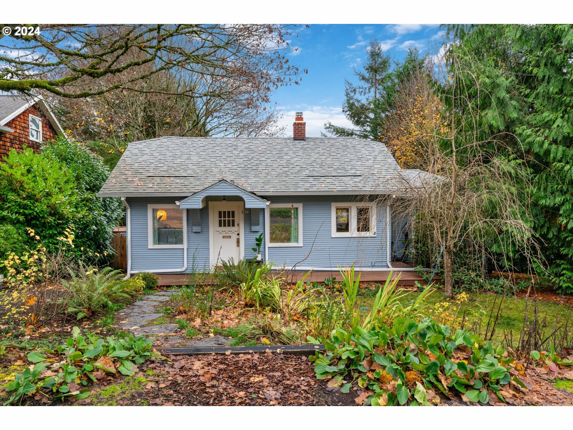 2850 SW Miles St  Portland OR 97219 photo