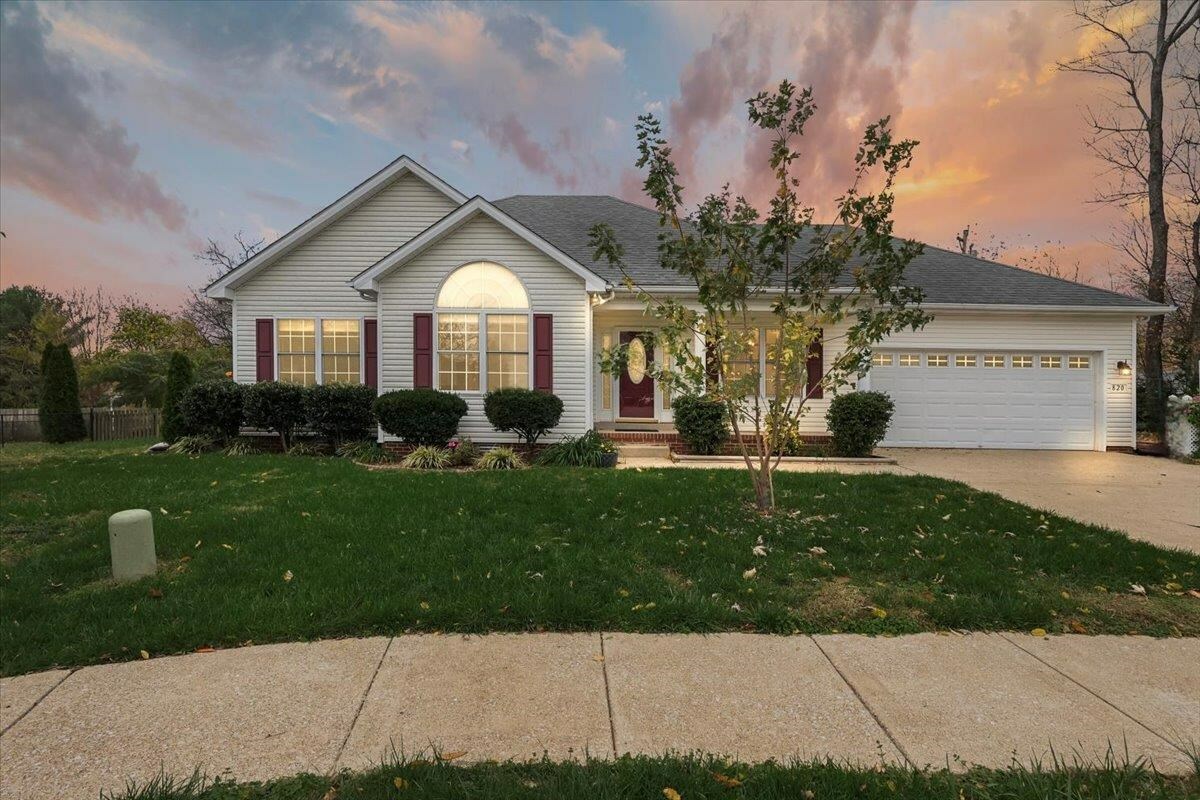 Property Photo:  820 Andover Court  KY 42104 