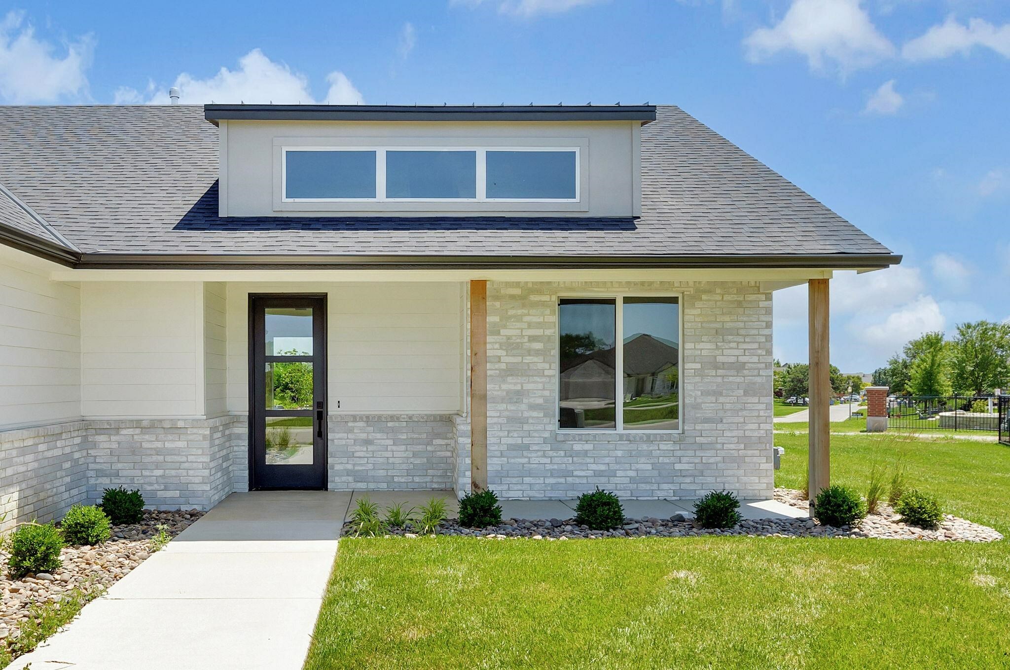 Property Photo:  844 N Speyside Cir  KS 67002 