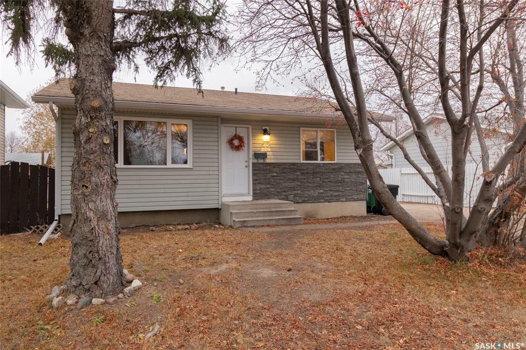 Property Photo:  30 Galbraith Crescent  SK S7M 4H1 