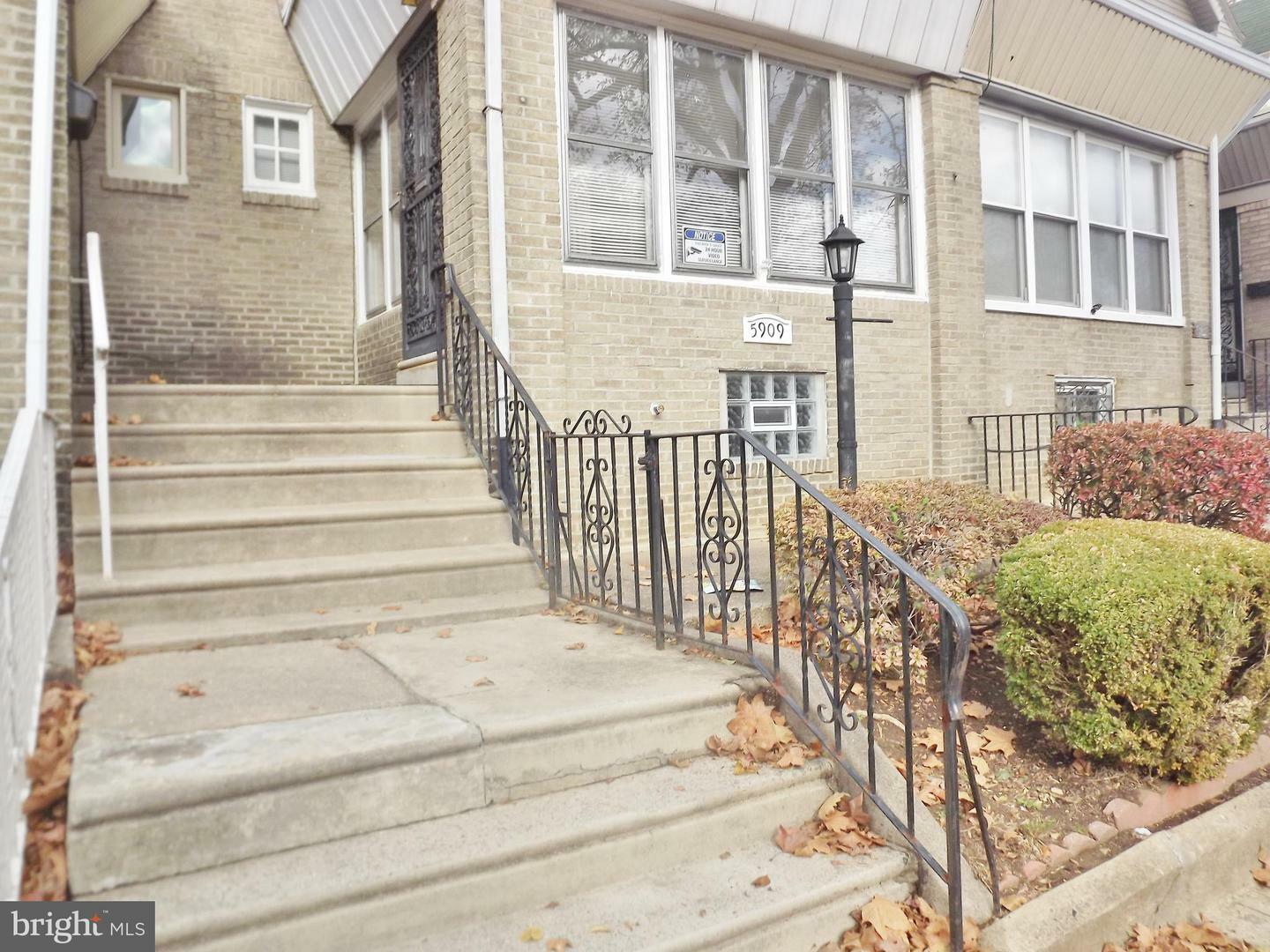 Property Photo: 5909 Nassau Rd PA 19151