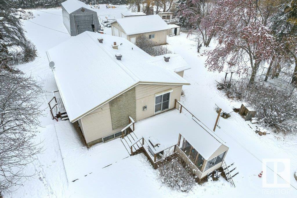 Property Photo:  9815 210 Street NW  AB T5T 5X9 