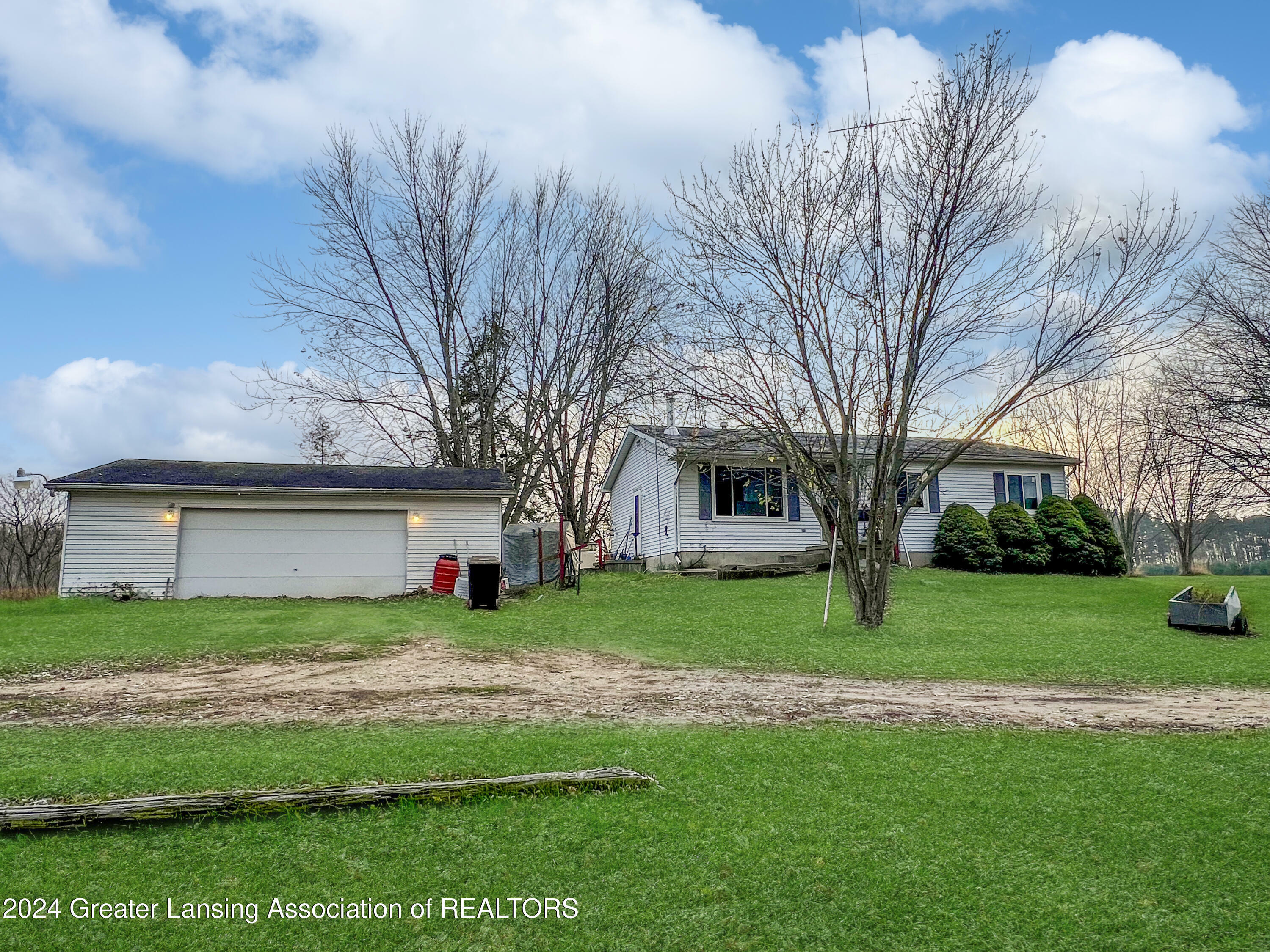 595 W Howell Road  Mason MI 48854 photo