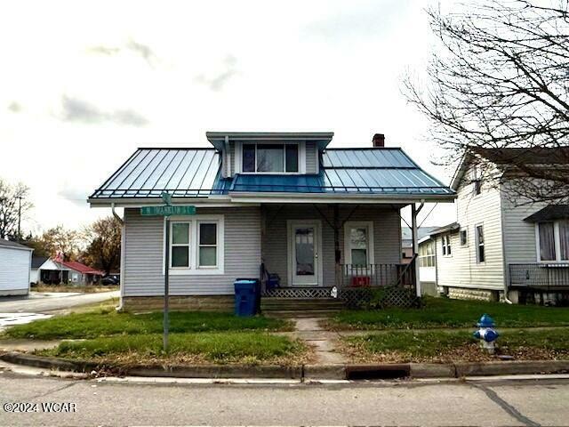 Property Photo: 619 W Franklin St. Street OH 43326