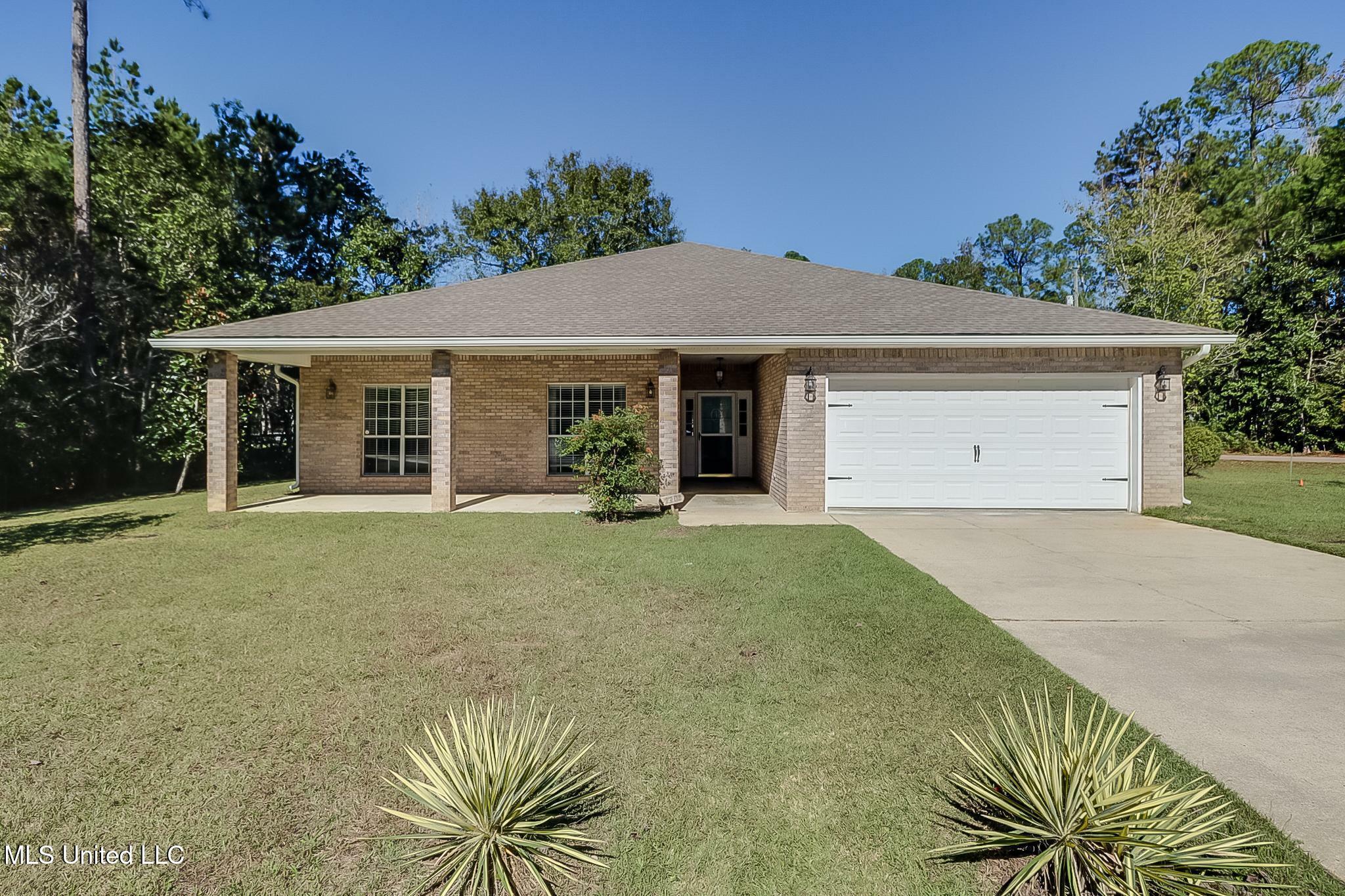 Property Photo:  730 Ieke Circle  MS 39525 