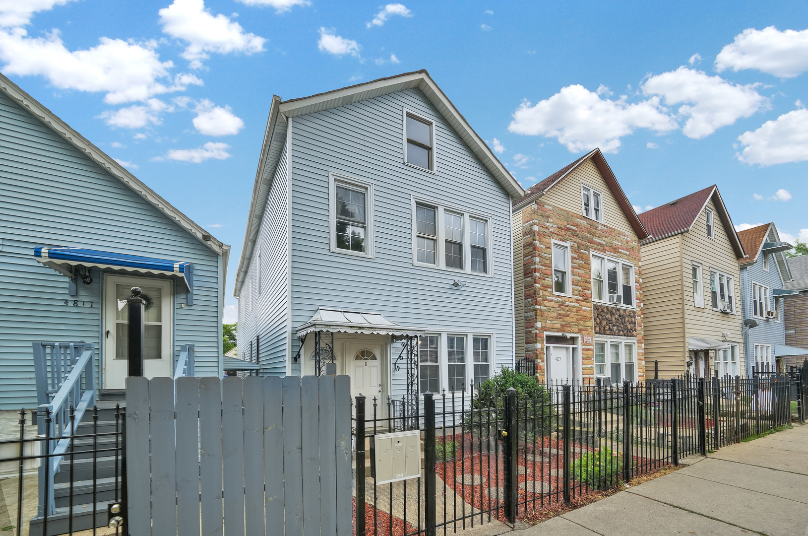 Property Photo:  4815 S Laflin Street 2  IL 60609 