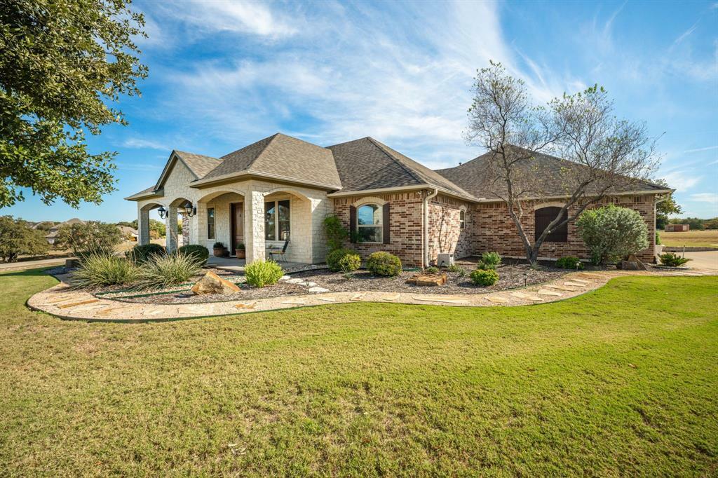 Property Photo:  2301 Bentwater Court  TX 76049 