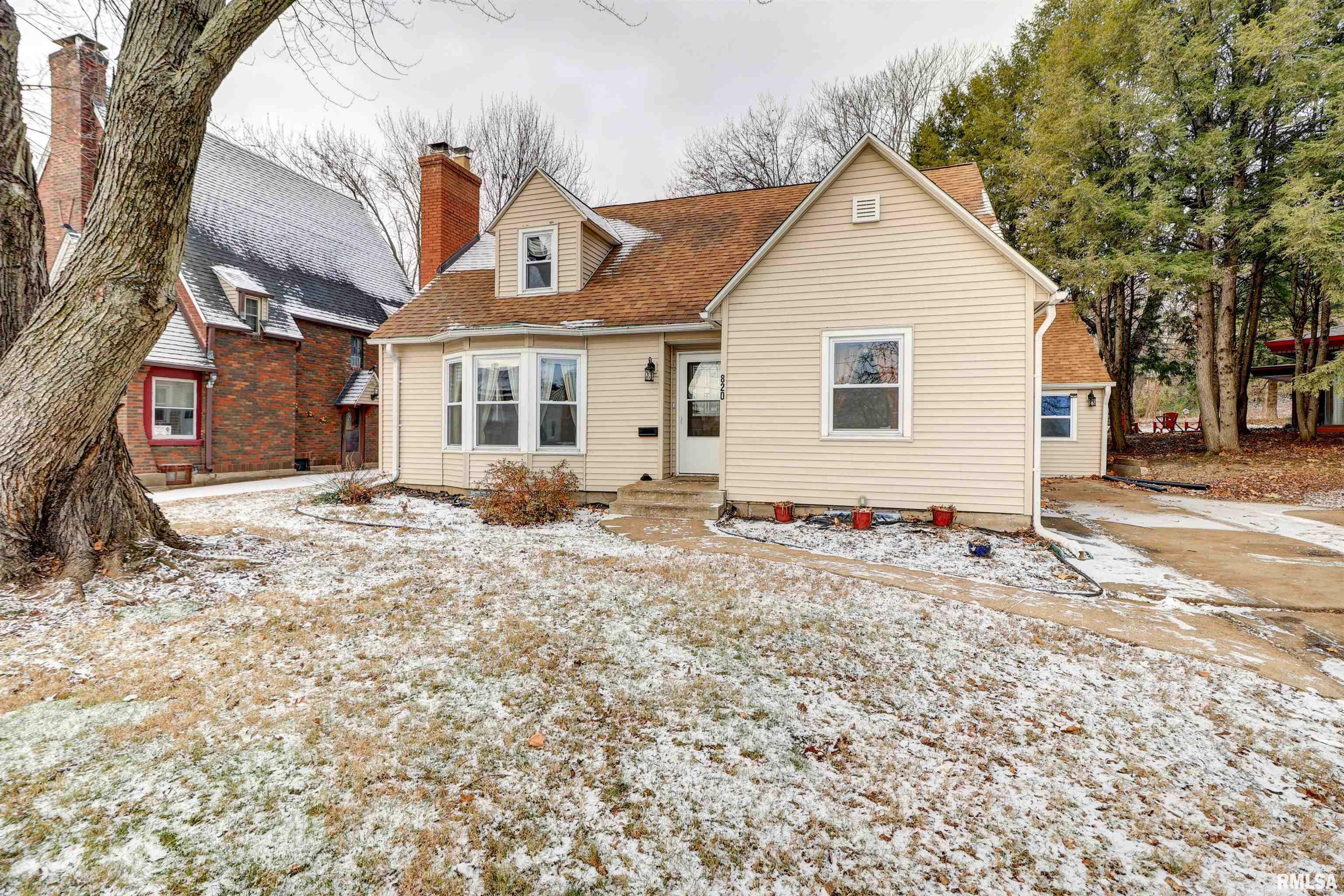 Property Photo:  820 N 4th Street  IA 53732 