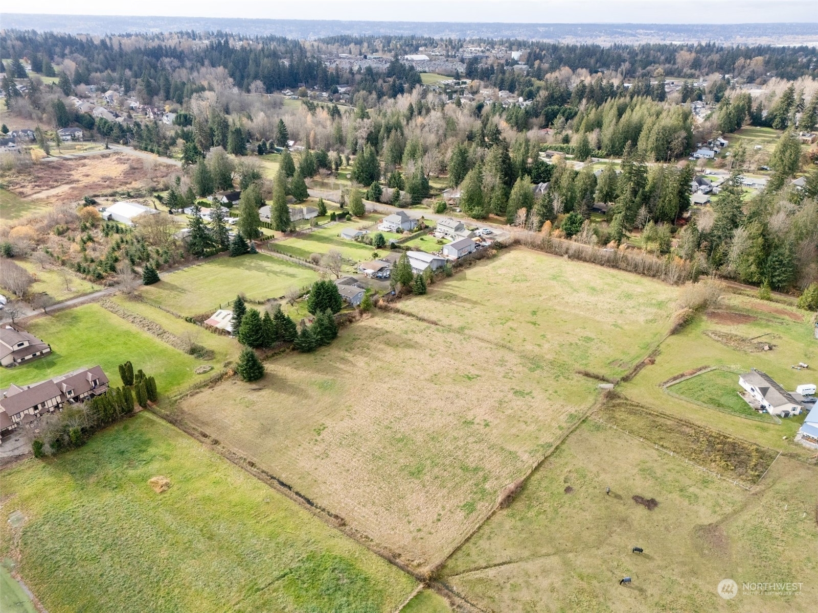 Property Photo:  10 110th Avenue E  WA 98372 