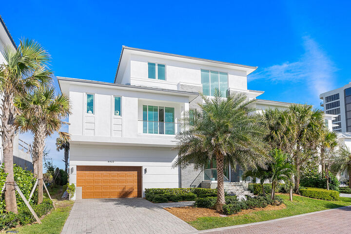 Property Photo: 4422 N Highway A1a FL 34949