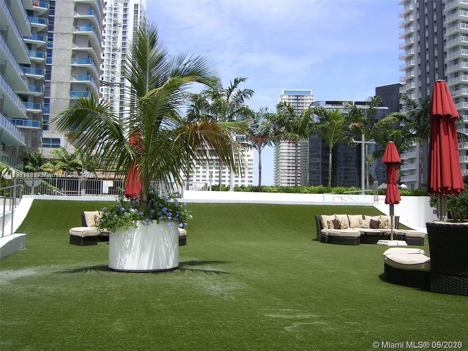 Property Photo:  1111 SW 1st Ave 3414-N  FL 33130 