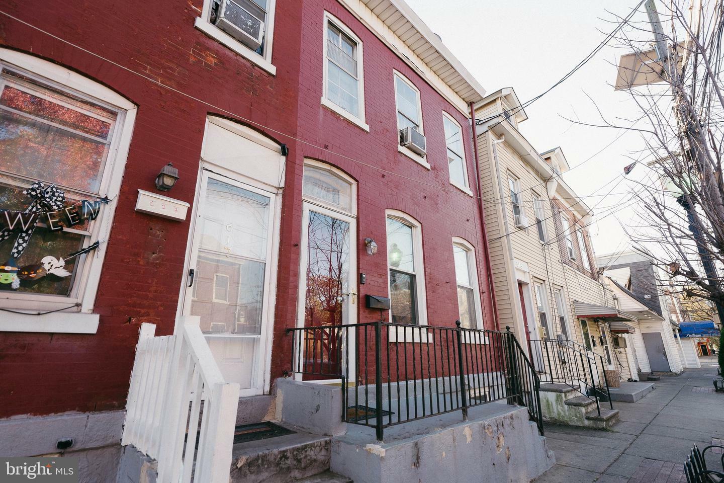 Property Photo:  615 Roebling Avenue  NJ 08611 