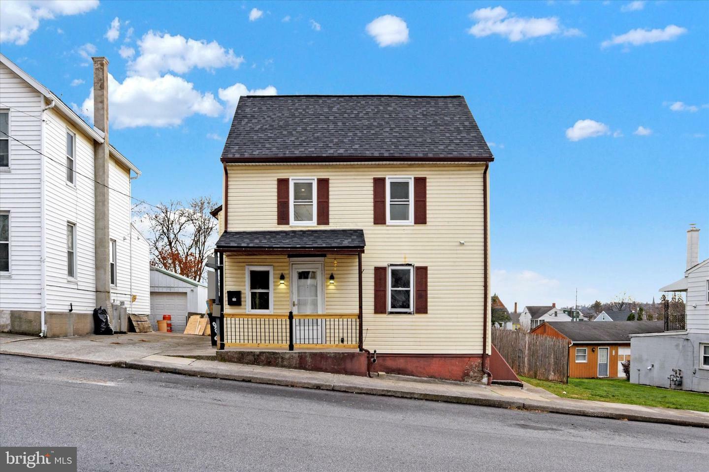 Property Photo:  280 E High Street  PA 17057 