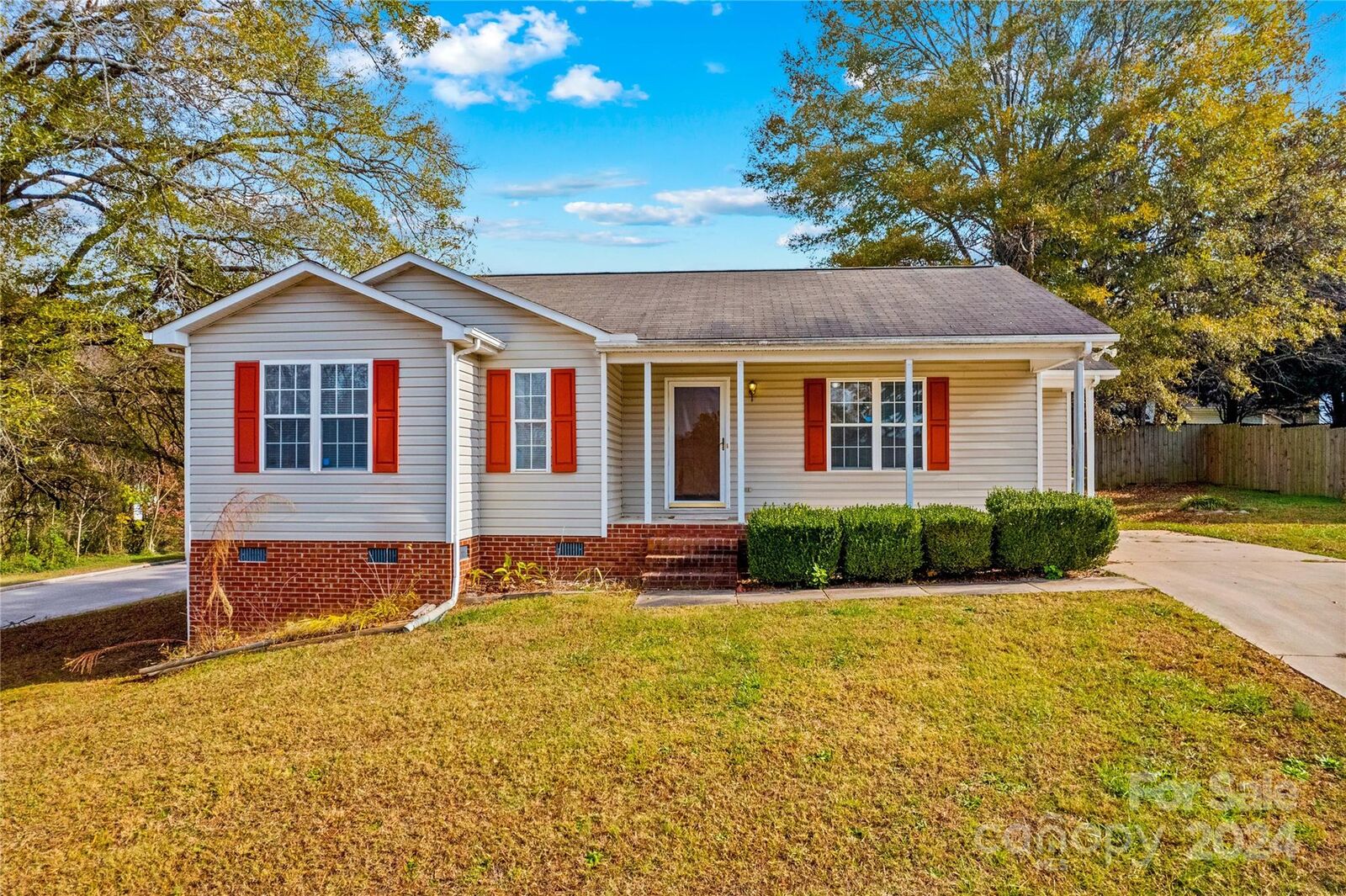 Property Photo: 203 Carwen Court NC 28081
