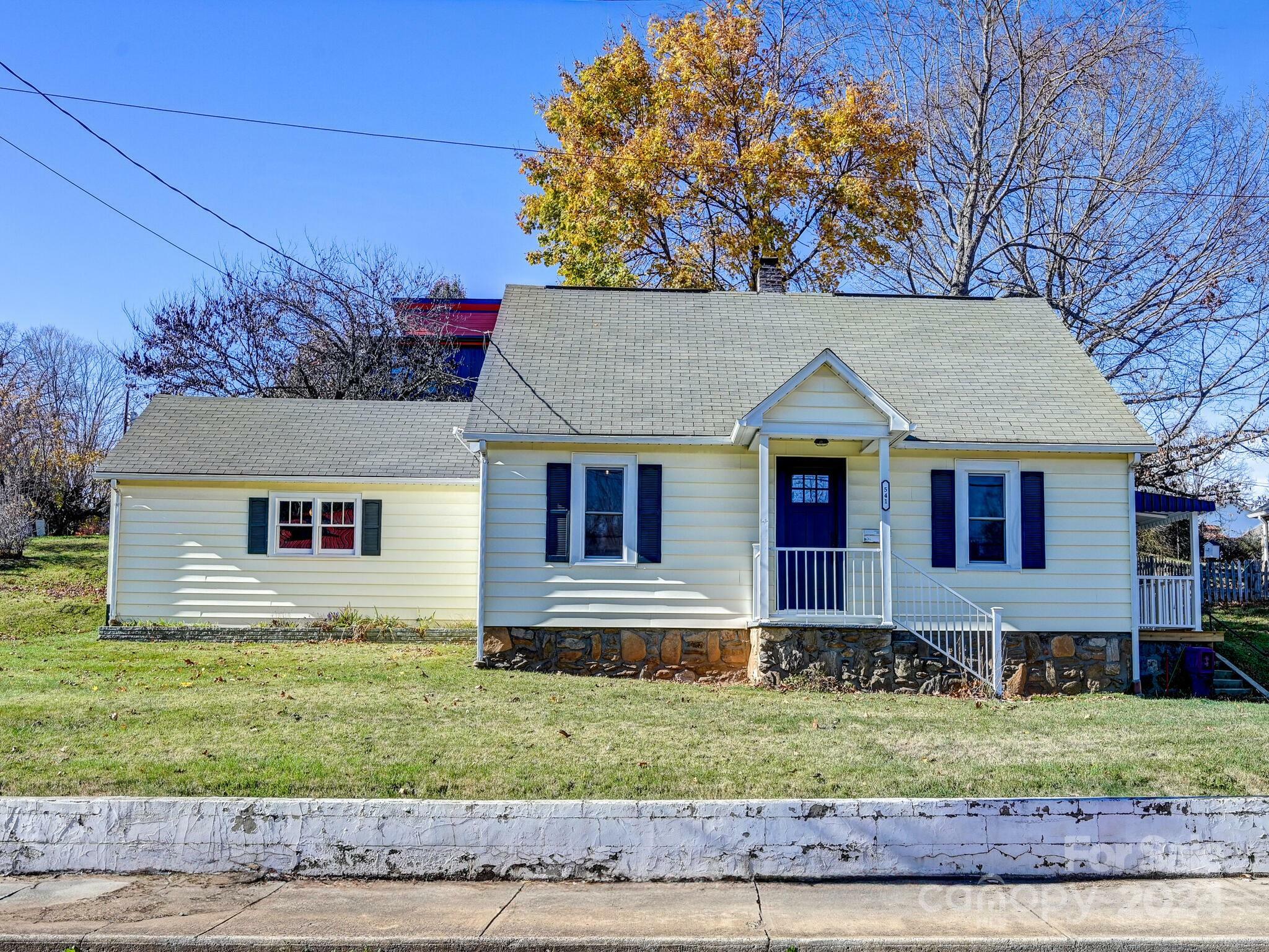 Property Photo: 541 N Main Street NC 28716