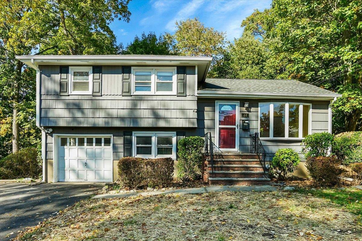 Property Photo:  44 Maplewood Boulevard  NY 10901 