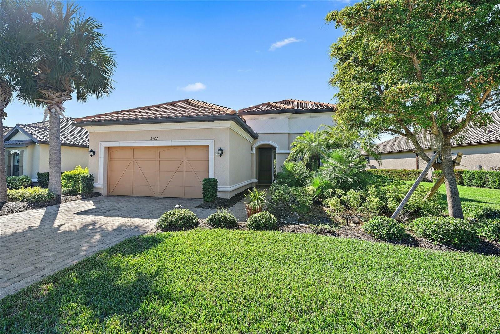 Property Photo:  2467 Vaccaro Drive  FL 34231 