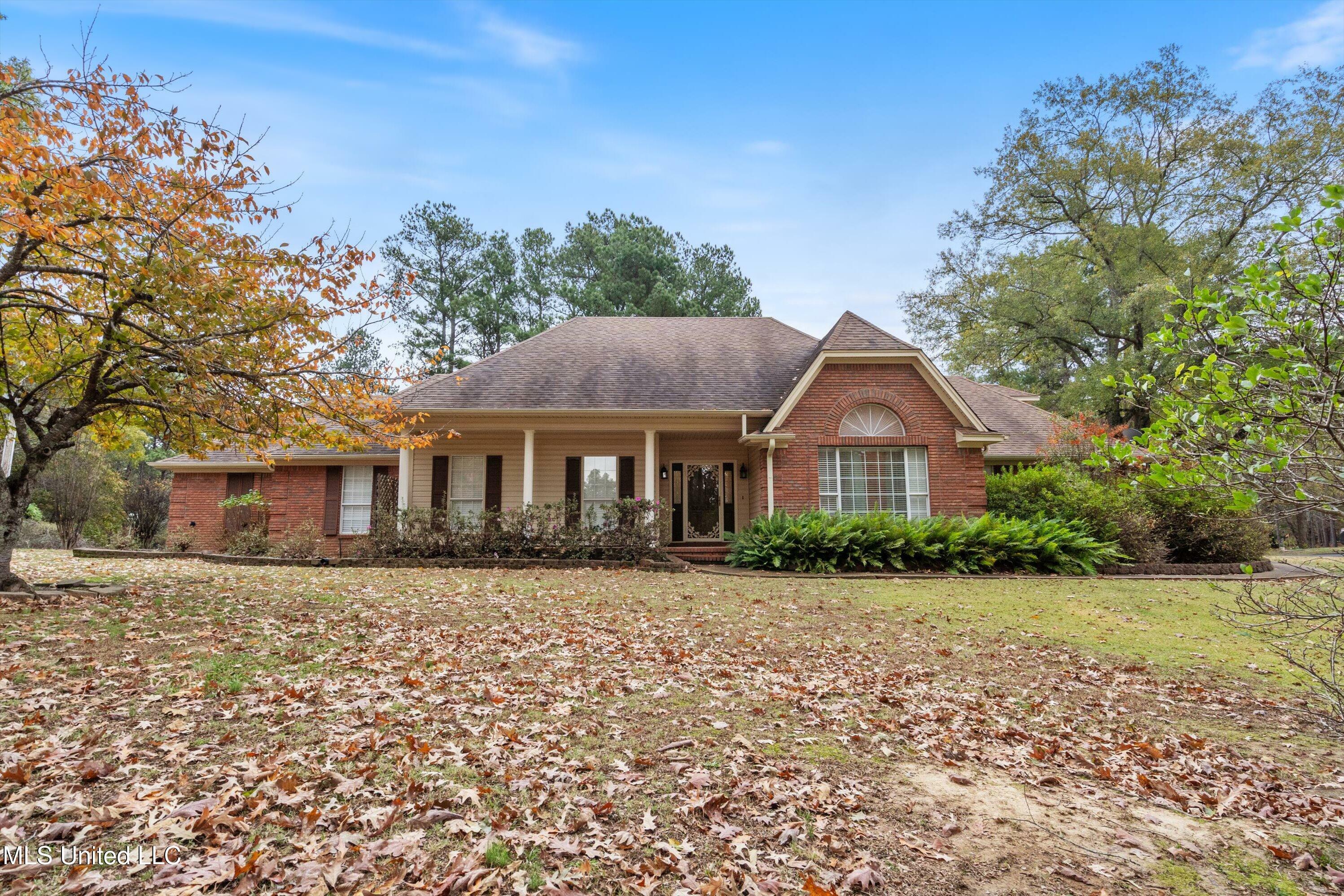 Property Photo:  5180 S Forest Hill Road  MS 38654 