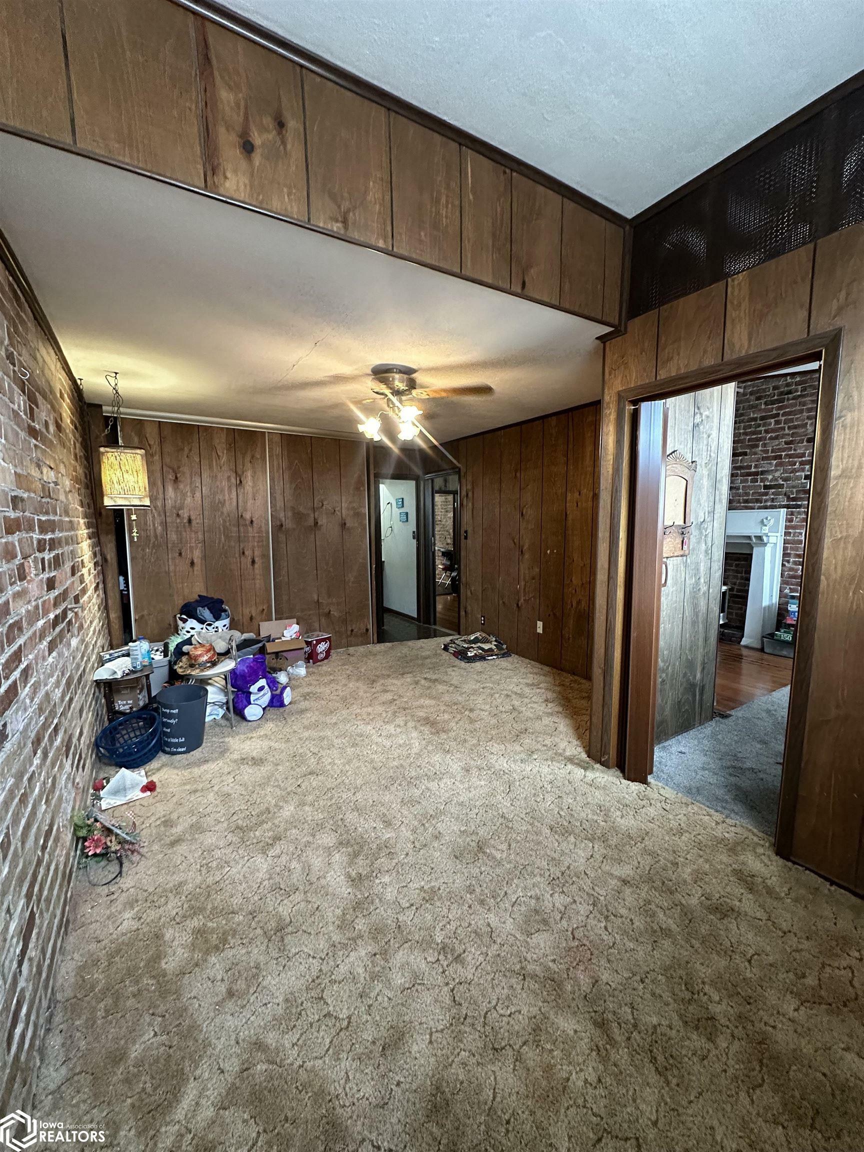 Property Photo:  15 N Clinton Street  IA 52531 