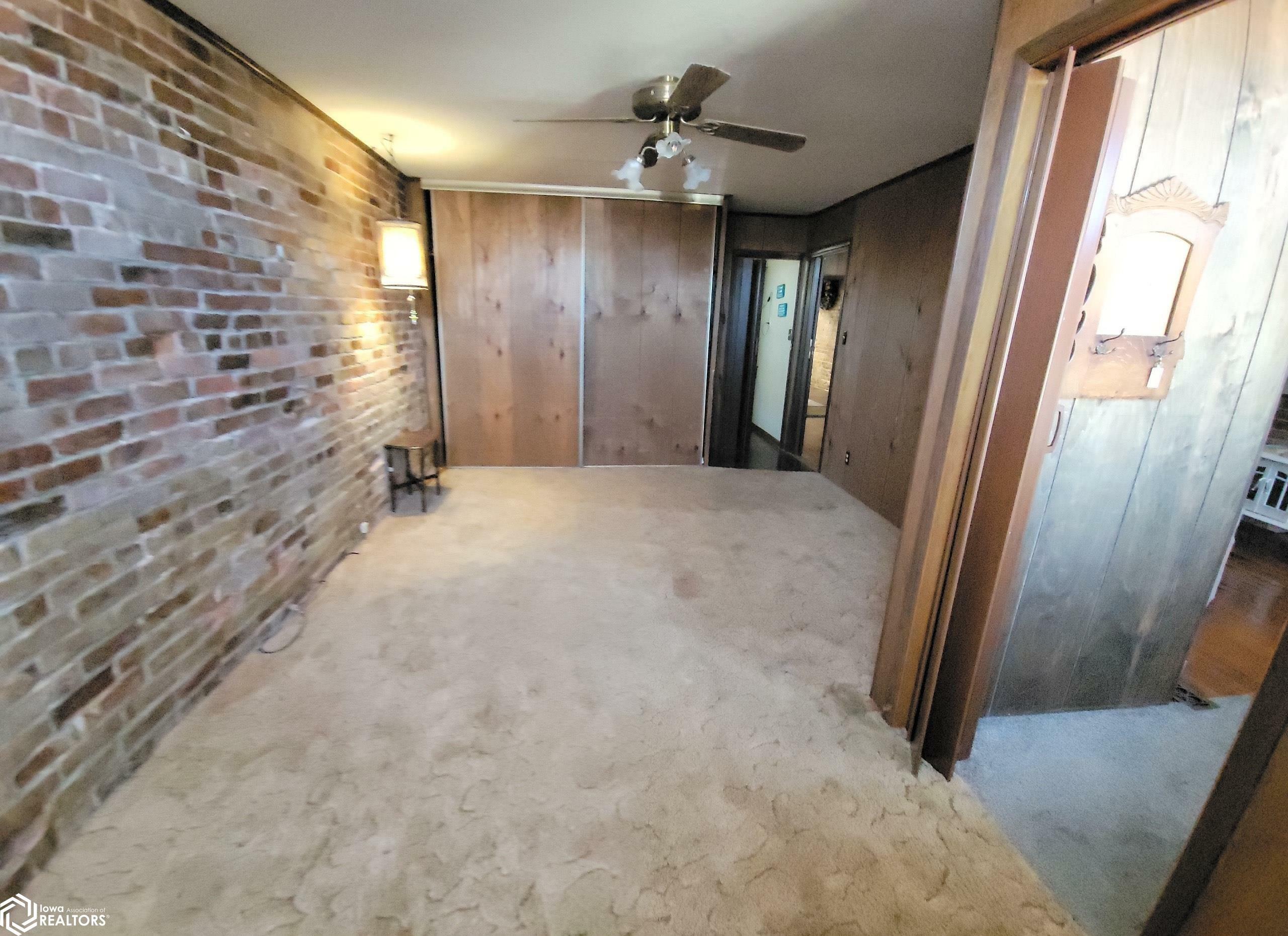 Property Photo:  15 N Clinton Street  IA 52531 