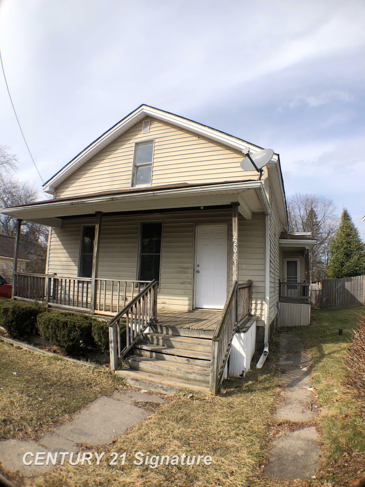 Property Photo:  2208 Cooper Avenue  MI 48602 