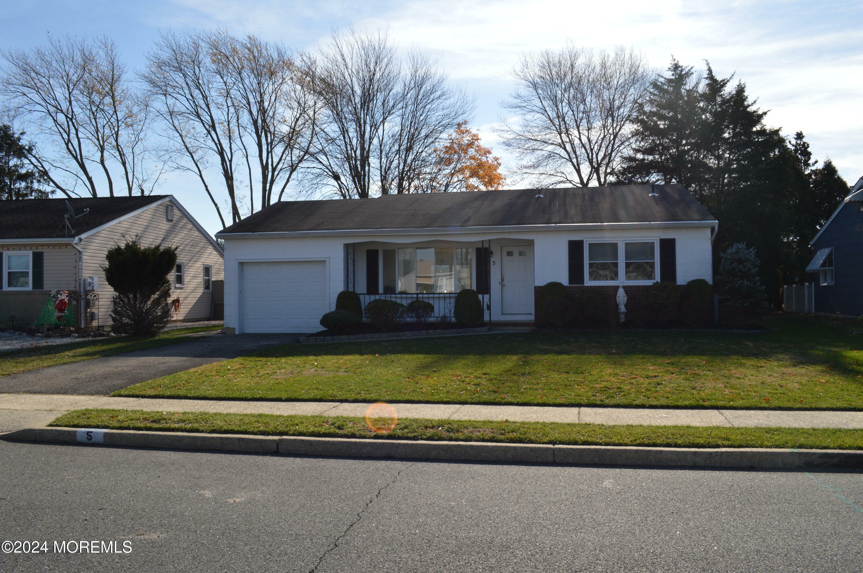 Property Photo:  5 Norfolk Drive  NJ 08757 