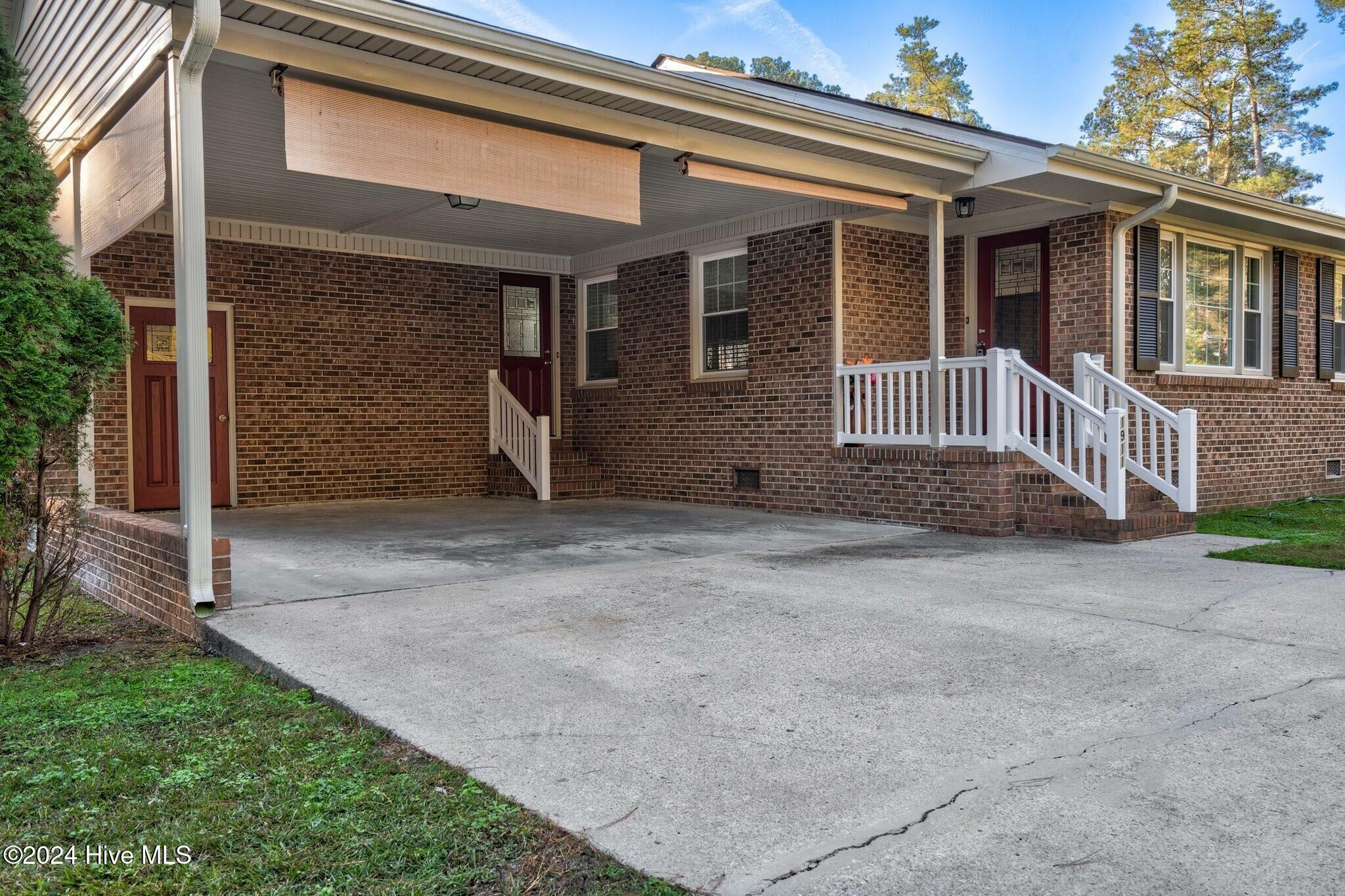 Property Photo:  1911 W Howard Avenue  NC 27886 