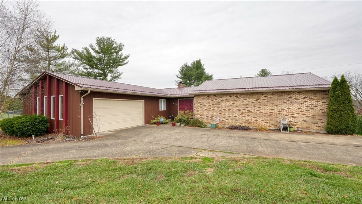 Property Photo:  3900 Dietz Lane  OH 43701 