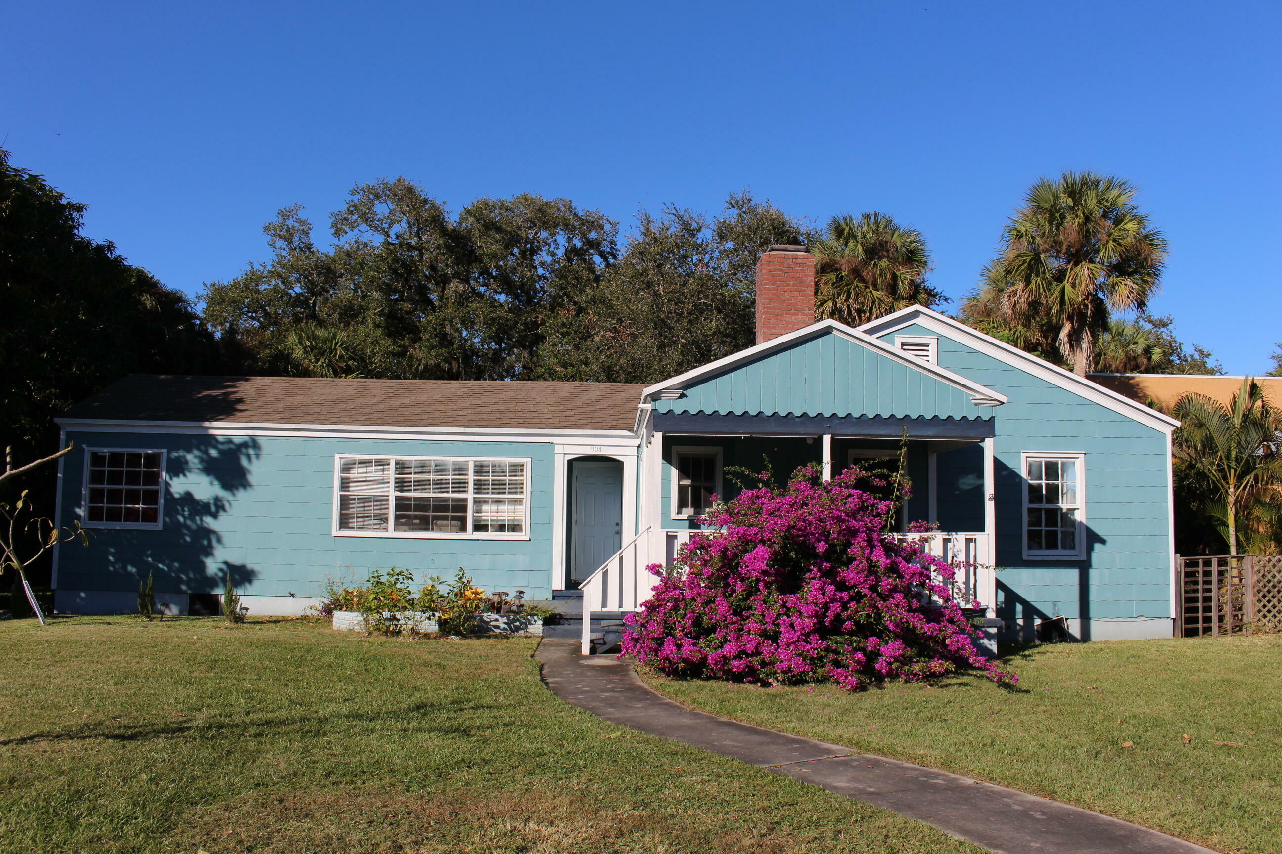 Property Photo:  904 Boston Avenue  FL 34950 