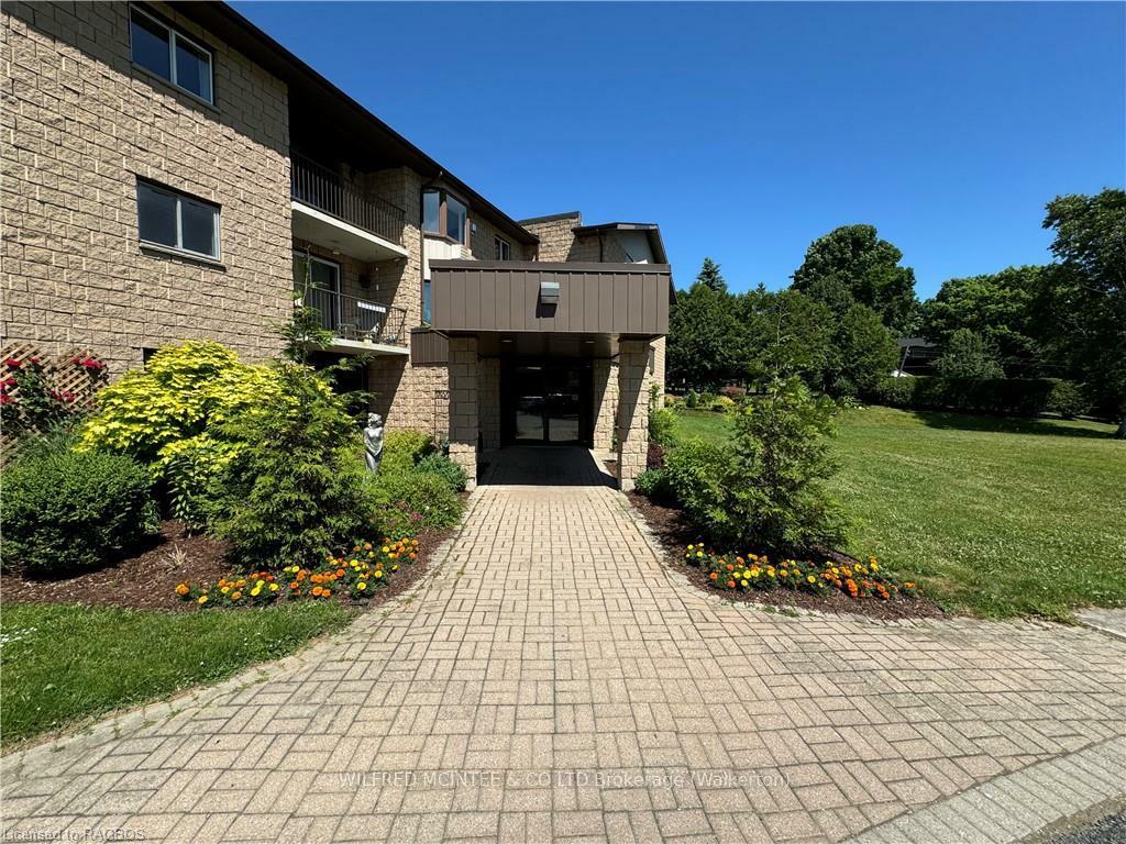 Property Photo: 125 Hinks Street 303 ON N0G 2V0
