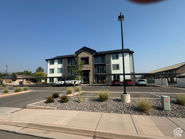 Property Photo: 553 S 100 W 202 UT 84701