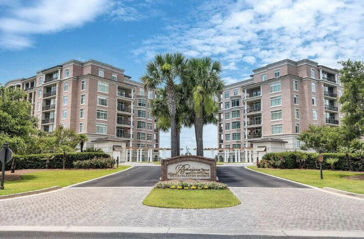 Property Photo:  221 S Plaza Ct # 107  SC 29464 