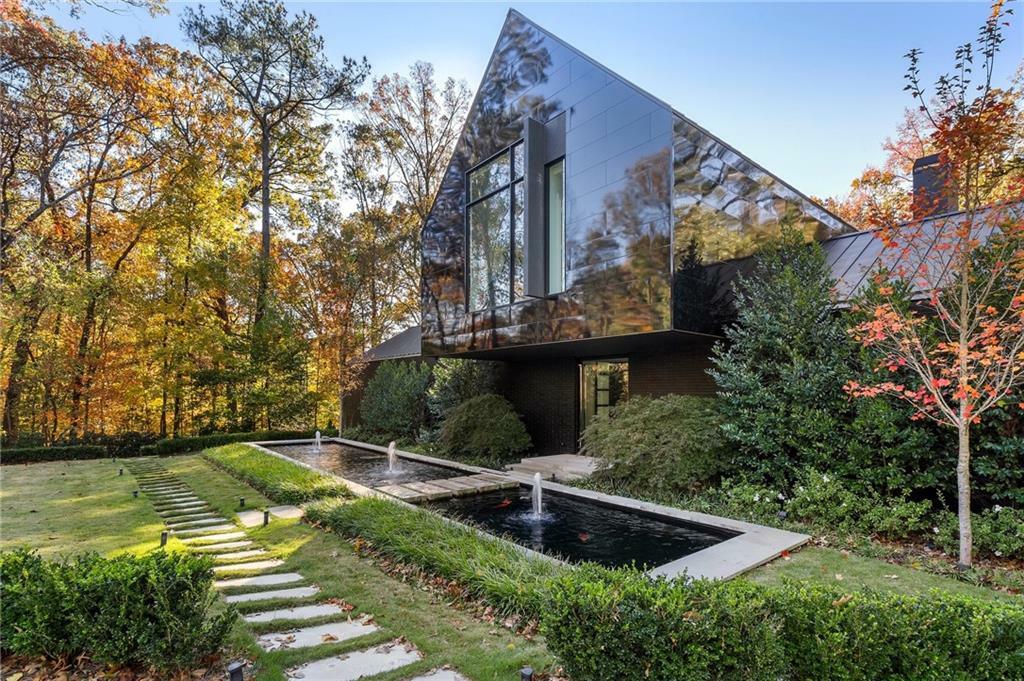 Property Photo: 2716 Ridgewood Road NW GA 30327