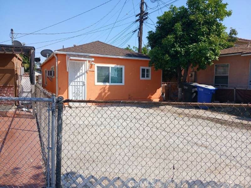 Property Photo:  4912 Astor Avenue A  CA 90040 