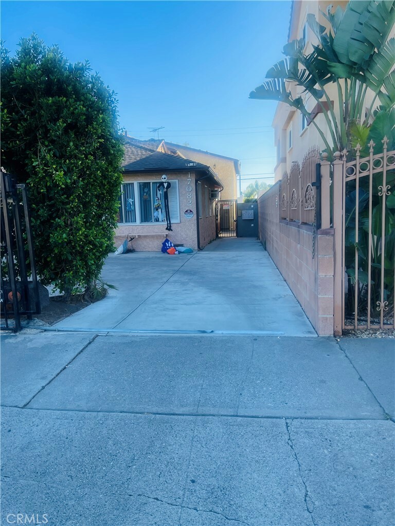 Property Photo:  17082 Chatsworth Street  CA 91344 