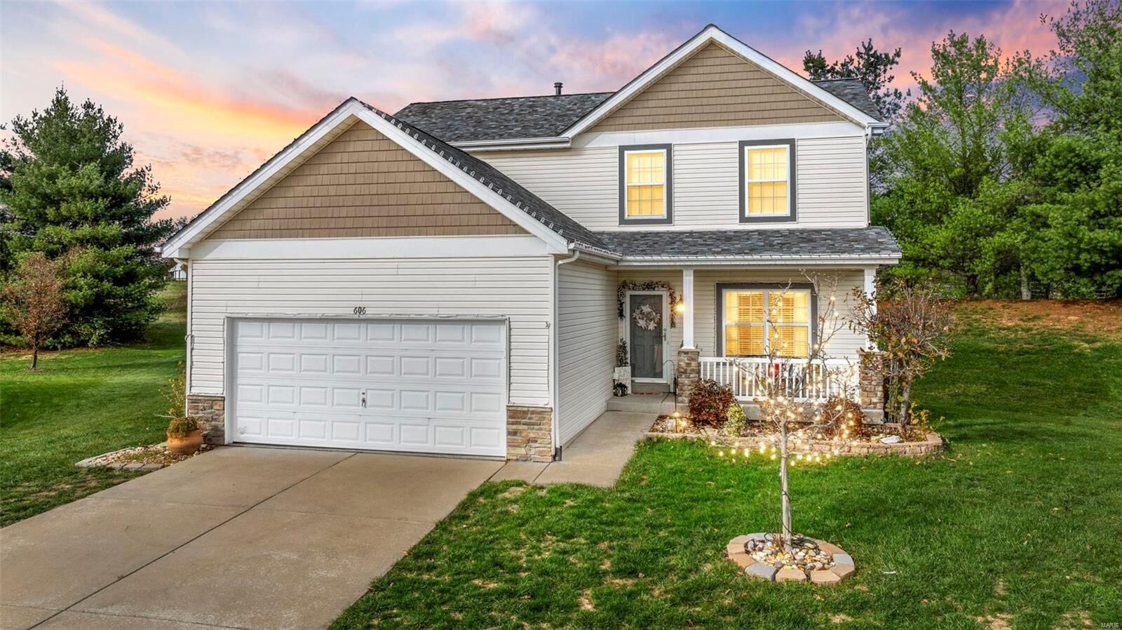 Property Photo:  606 Turning Leaf Court  MO 63385 