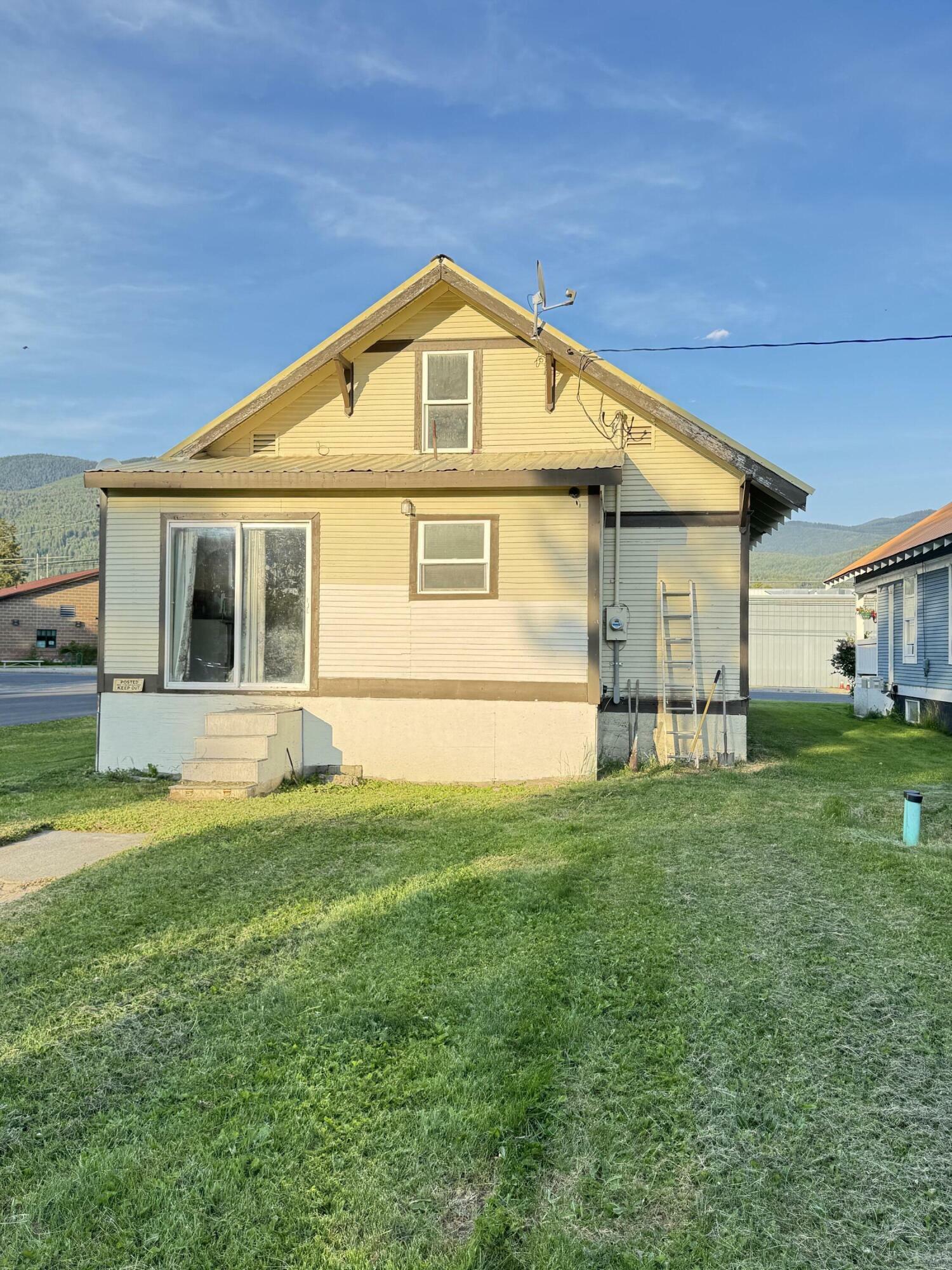 Property Photo: 202 S Central Ave WA 99139