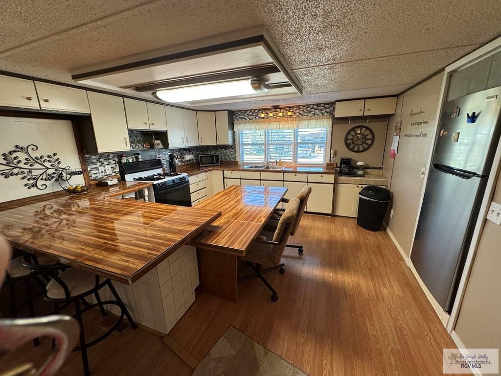 Property Photo: 14666 Oak St. TX 78552