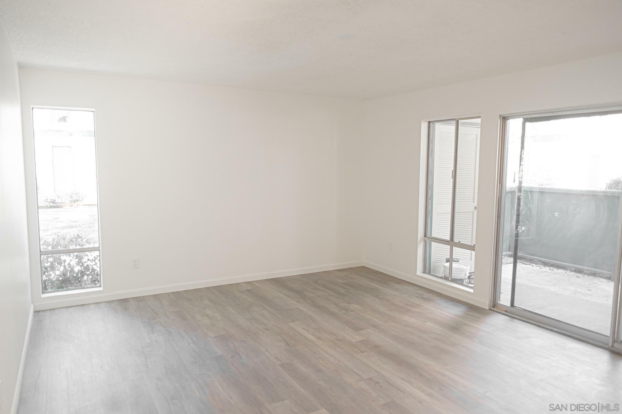 Property Photo:  1811 E Grand Ave 89  CA 92027 