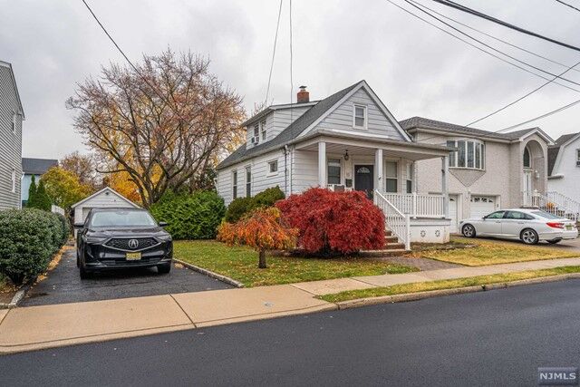 Property Photo:  15 Leo Place  NJ 07644 