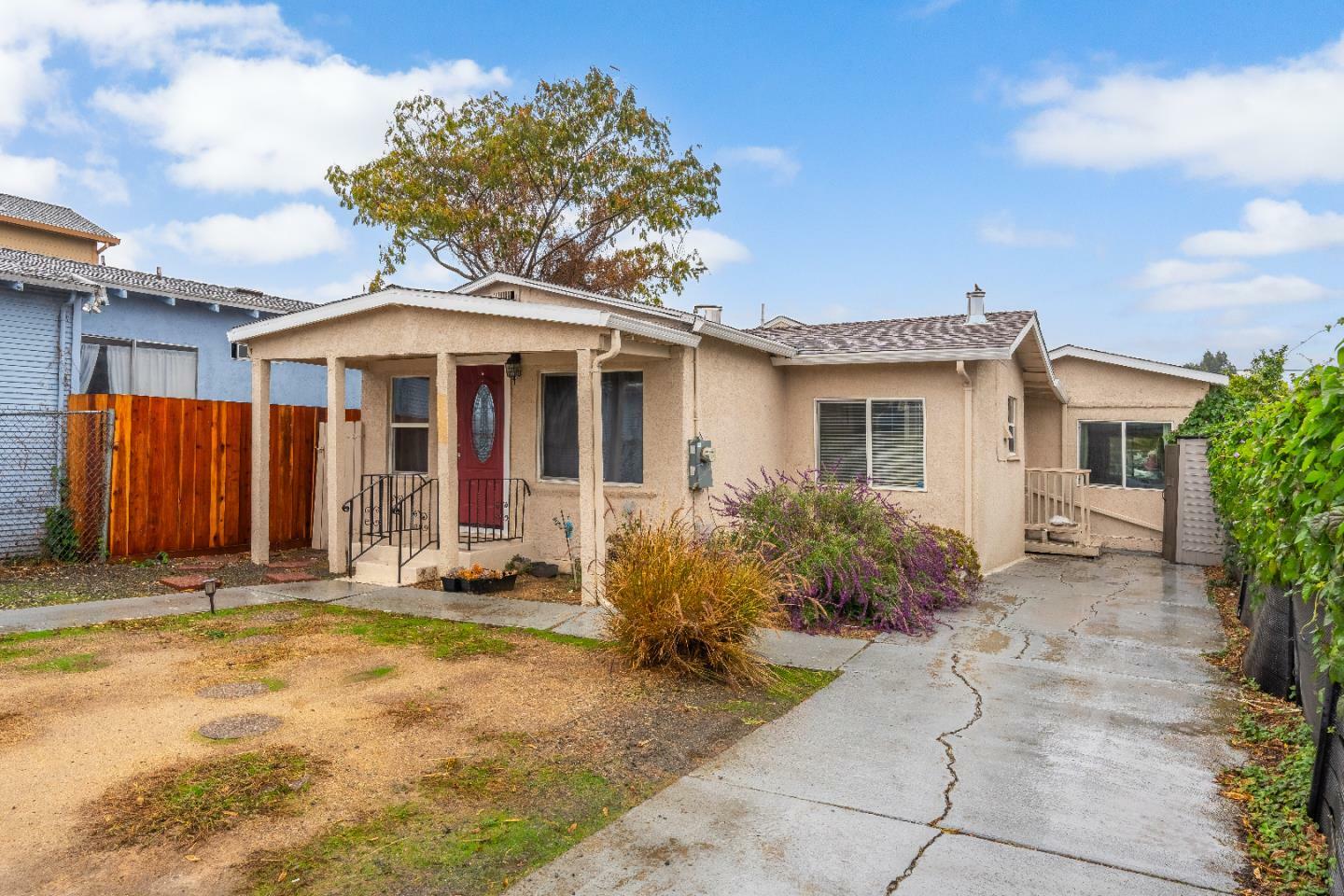 Property Photo:  1827 102nd Avenue  CA 94603 