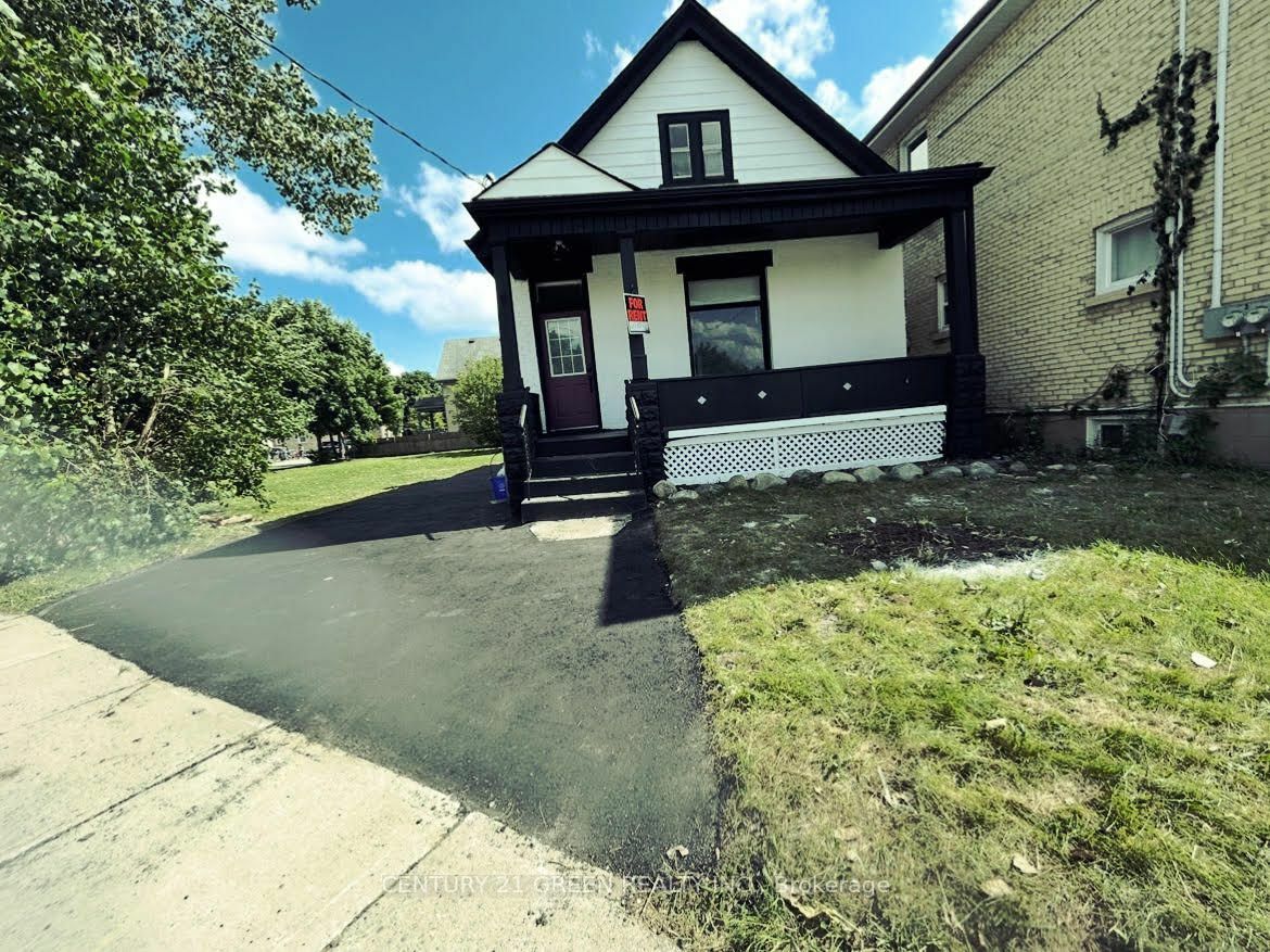 Property Photo:  633 Hamilton Rd  ON N5Z 1T1 