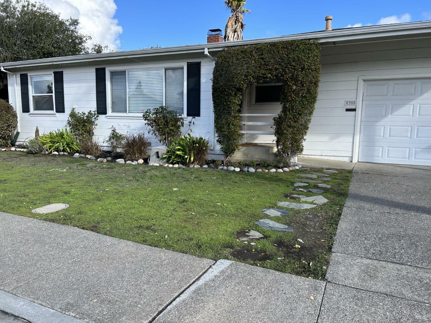 Property Photo:  35 Harbor Drive  CA 94925 