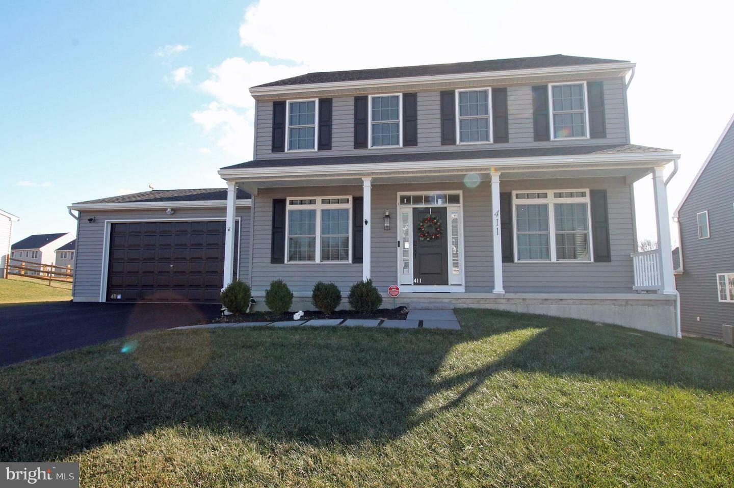 Property Photo:  411 Radcliffe Court  PA 19363 